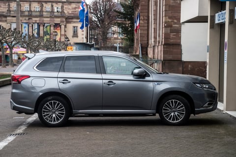 Mitsubishi Outlander 2023